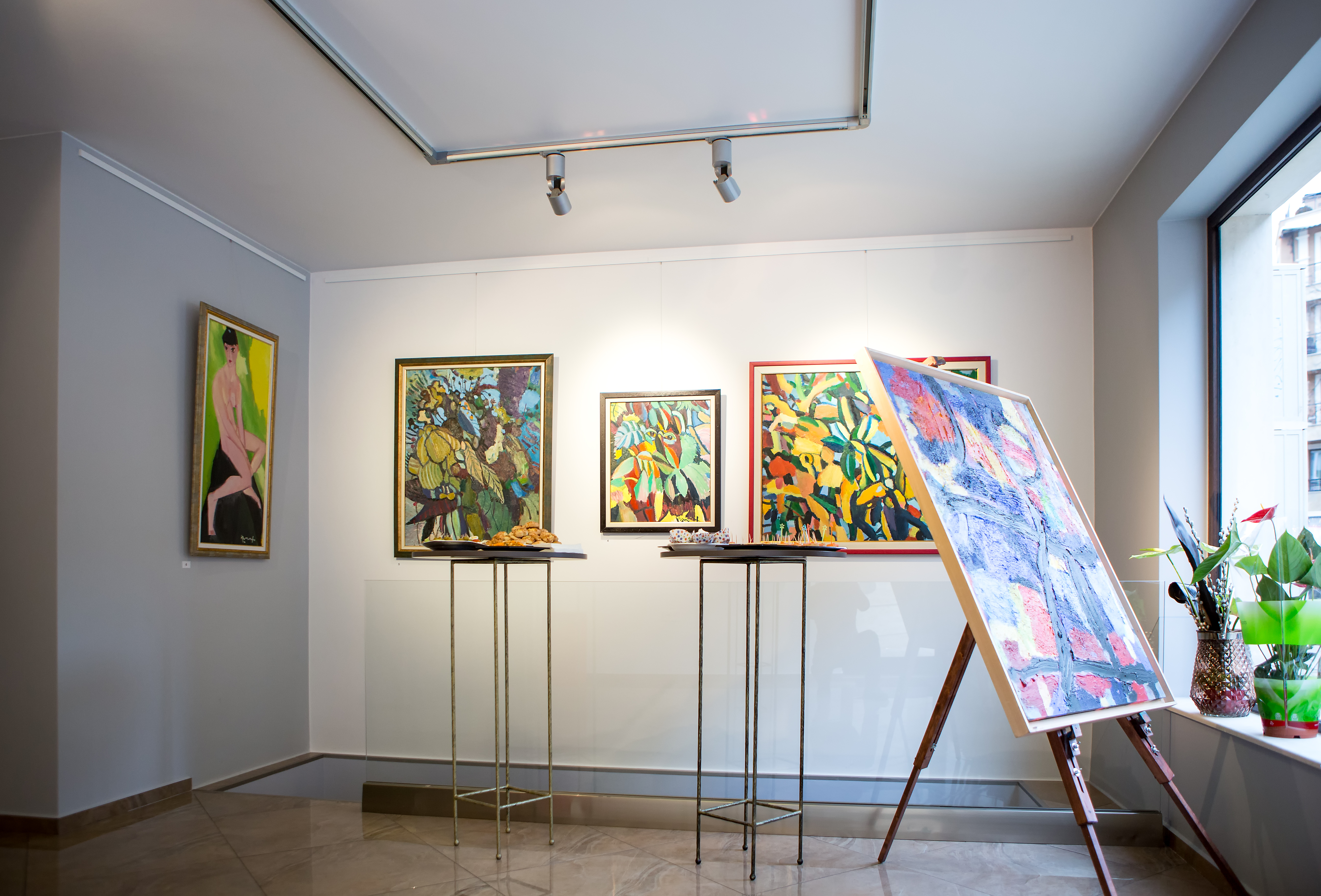 Art exhibition in the minimalistic, contemporary space of Art Gallery Tereza Zikovska in Varna